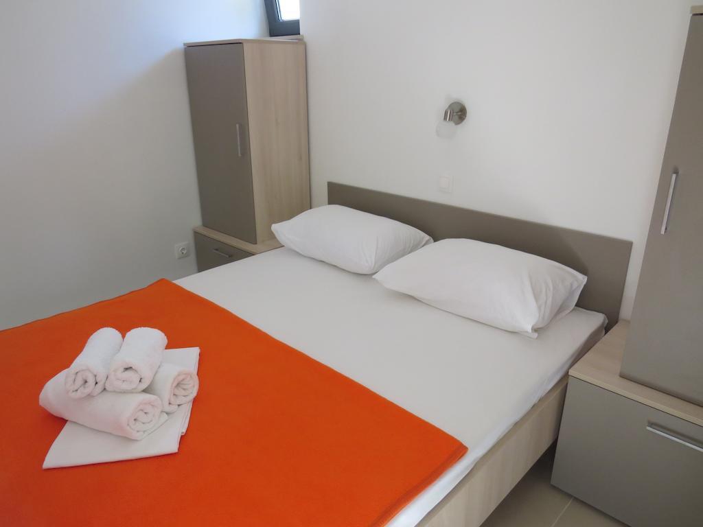 Camping Mia Bungalow & Mobile Home بيوغْغاد نا موغو الغرفة الصورة